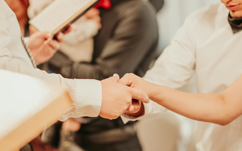 Tips for Writing a Personal Wedding Prayer